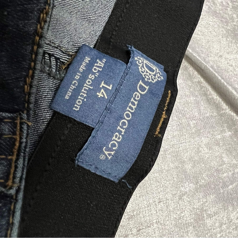 Democracy Blue Boot Cut Jeans Classic Style - Picture 3 of 6